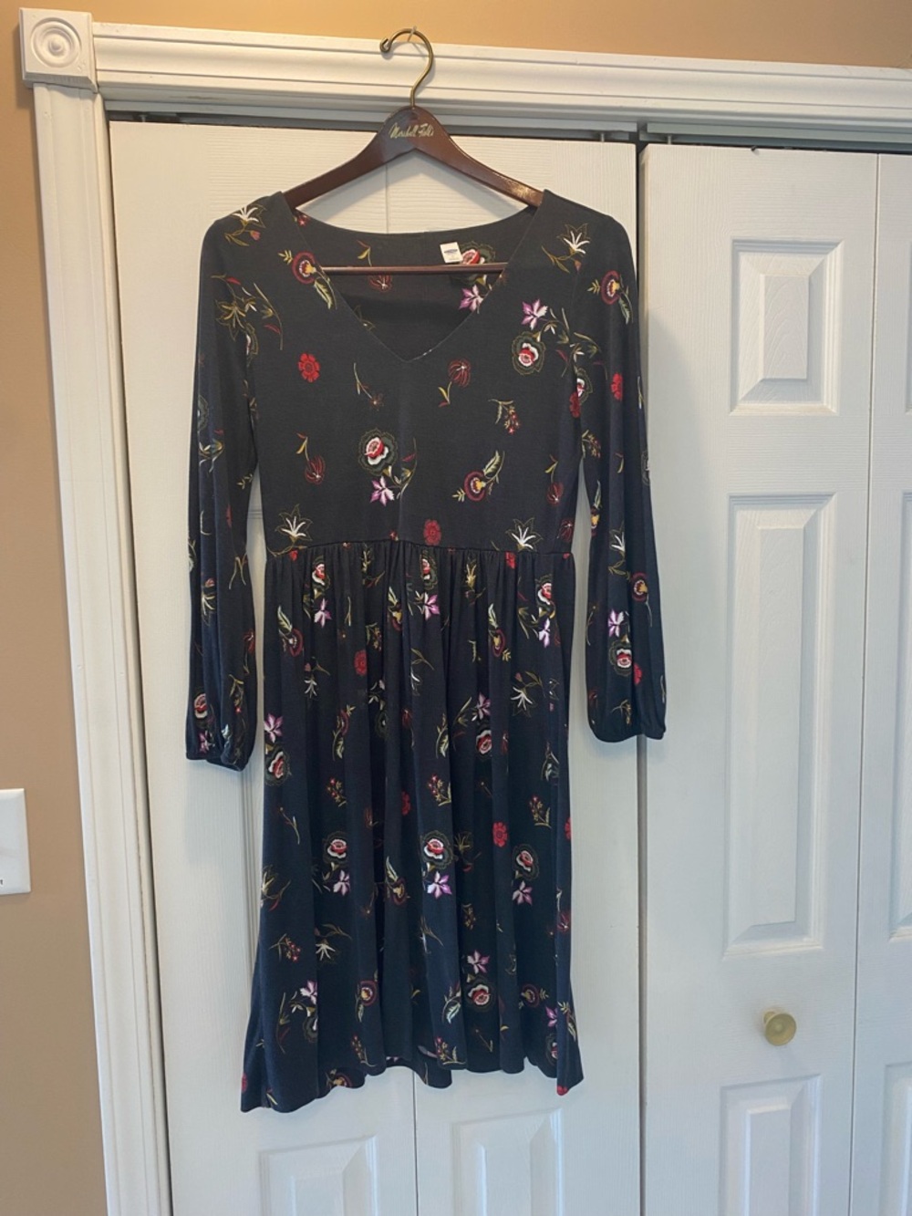 Old Navy Black Floral Long-Sleeve V-Neck Midi Dress